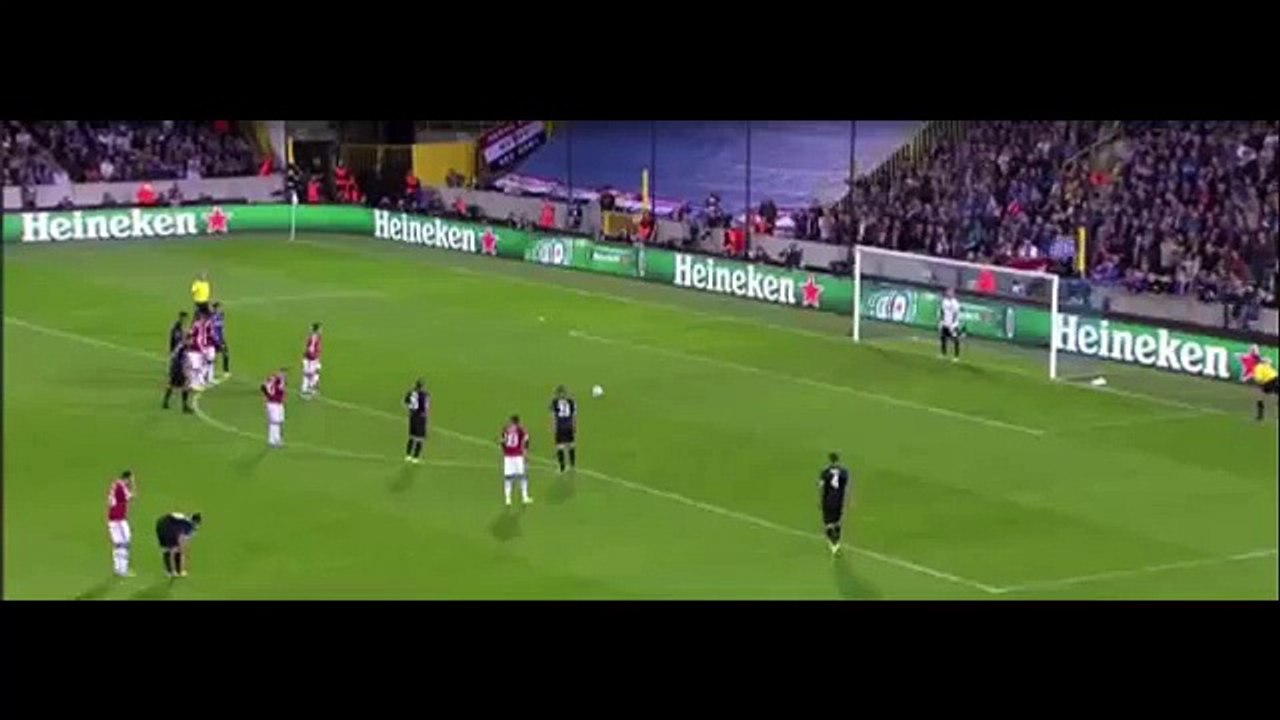 Van Gaal y su épica reacción tras penal errado por 'Chicharito' Hernández (VIDEO)