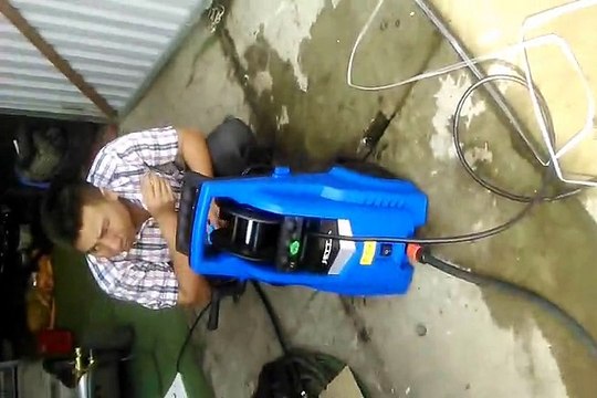 máy rửa xe mini, máy rửa xe cao áp, máy phun rửa xe cao áp