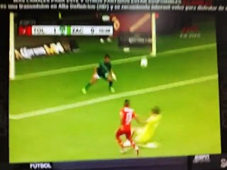 Cueva erró solo ante el portero y molestó a su técnico (VIDEO)