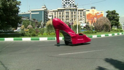 Rodando de salto alto no Irã