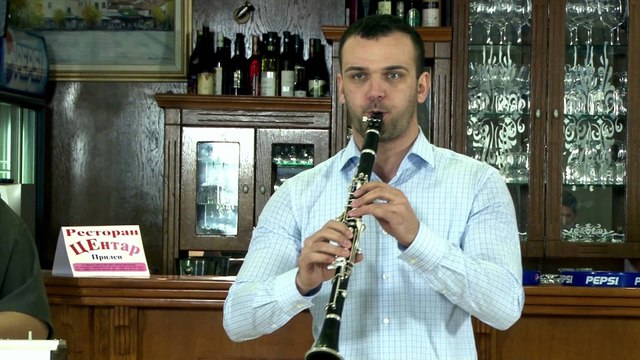 Mitko Bezanoski Razigrana osumnaesettorka