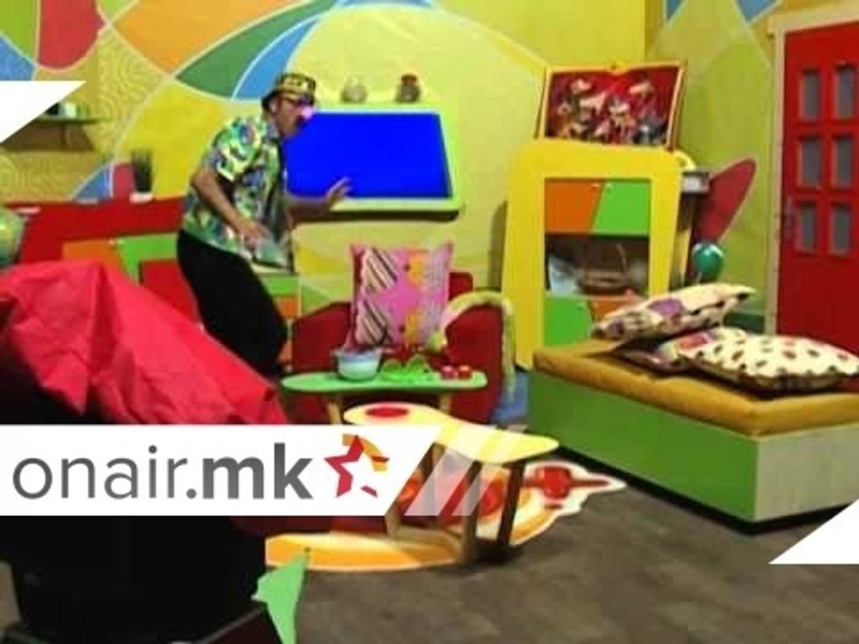 Комшо го плаши Цветко со хорор филм