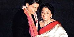 Super Star Shah Rukh Khan selfie with favourite actress Tanuja Latest Breaking News