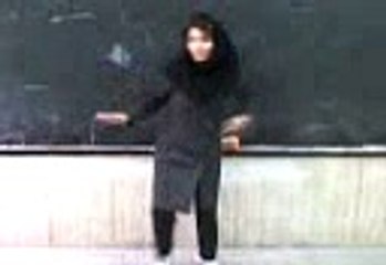dancing hip hop in iranian school.3gp