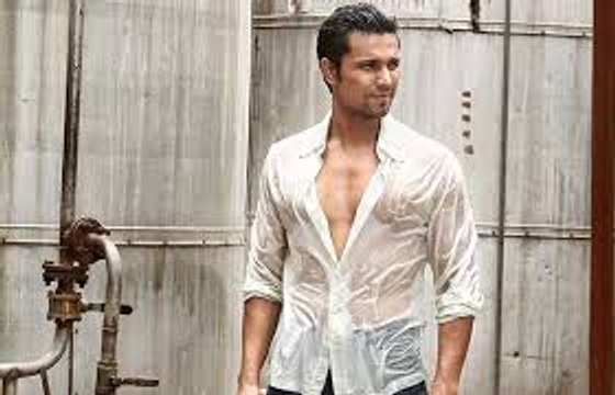 Did Randeep Hooda Rs 11 crore for demand Sarabjit biopic Latest Breaking News