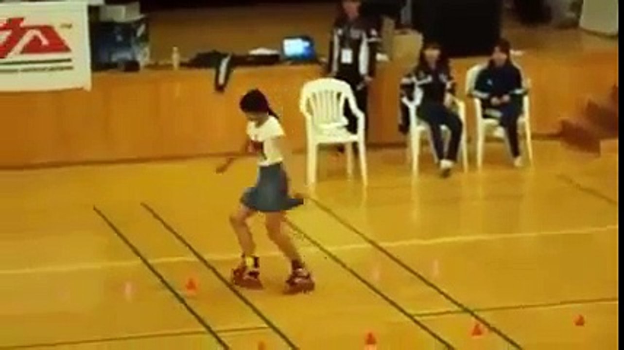 Funny Girl 2 | Patin dancing