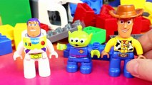 Lego Duplo Toy Story 3 Woody Buzz Lightyear Sheriff Save Disney Pixar Cars Lightning McQueen