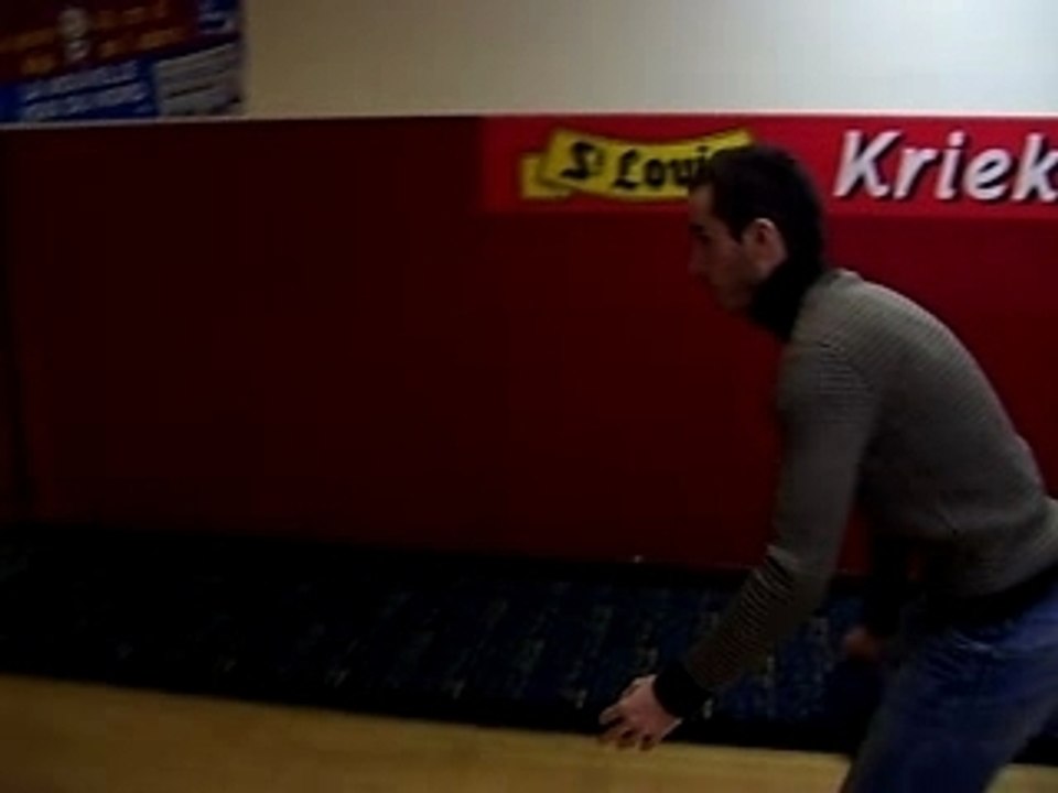 manu au bowling
