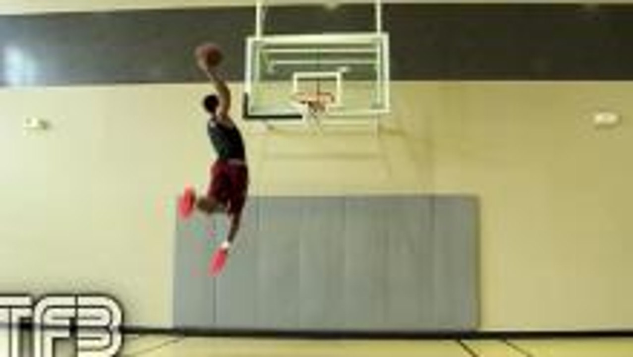 Ronald Roberts, Jr. Crazy Dunk Session
