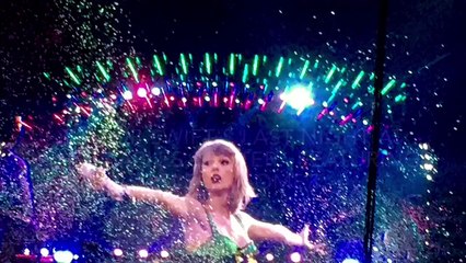 THE FIRST EVER ""GOOD FOR YOU"" LIVE PERFORMANCE -SELENA GOMEZ