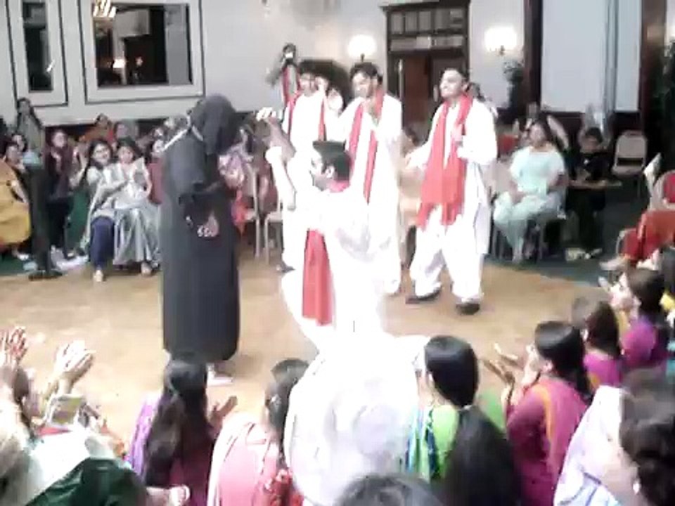 Desi Mehndi Dance 2014 new