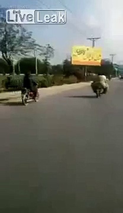 LiveLeak  Fat Guy Rides Motorcycle-copypasteads.com