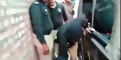 pakistani police ne bi jado karna seekh lya