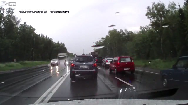 Head-on accident L'accident sur l'autoroute