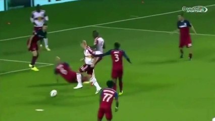 Zap Foot du 27 Août : Le regard noir de Van Gaal, un gardien marque sur l’engagement, un but de fou au Brésil