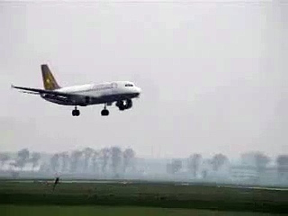 how not to land a plane - funny comedy