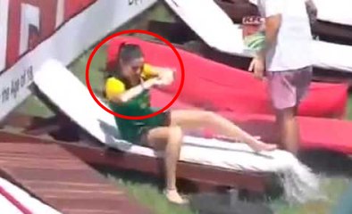 Mishap with Girl in Cricket Stadium During Pakistan Match 2015