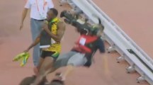 Usain Bolt renversé par un caméraman aux Mondiaux de Pékin