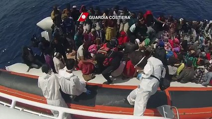 Canale di Sicilia - Soccorsi 1430 migranti in 10 diverse operazioni