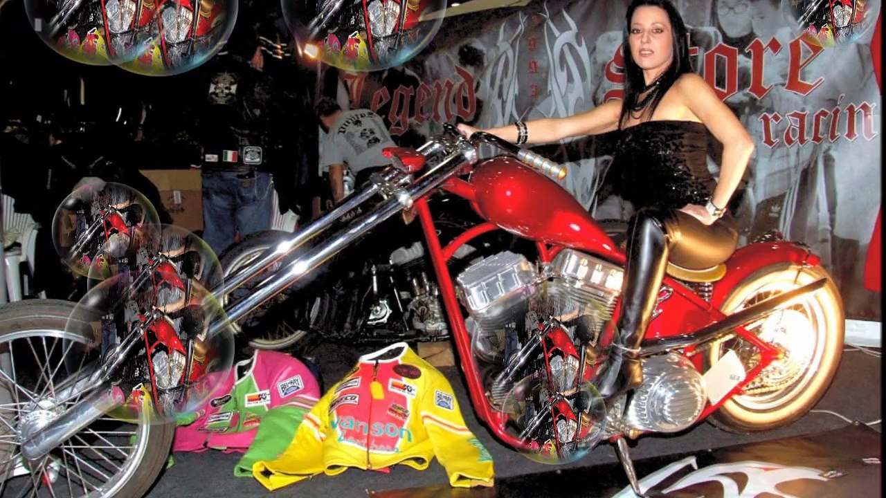 Choppers Motocycles And Girls