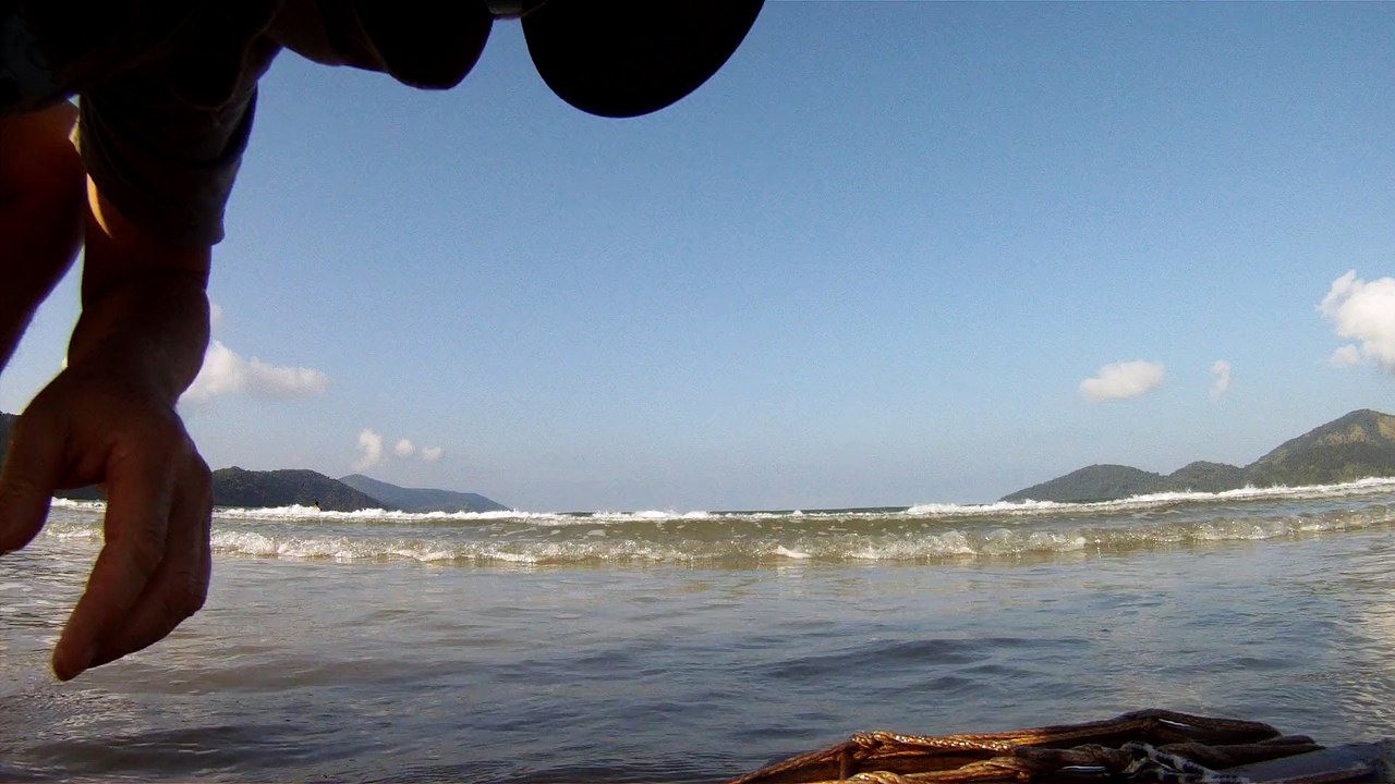 Passeio ao Ubatuba na praia da Enseada, Litoral Norte de São Paulo, Brasil, SUP, em pets reciclados