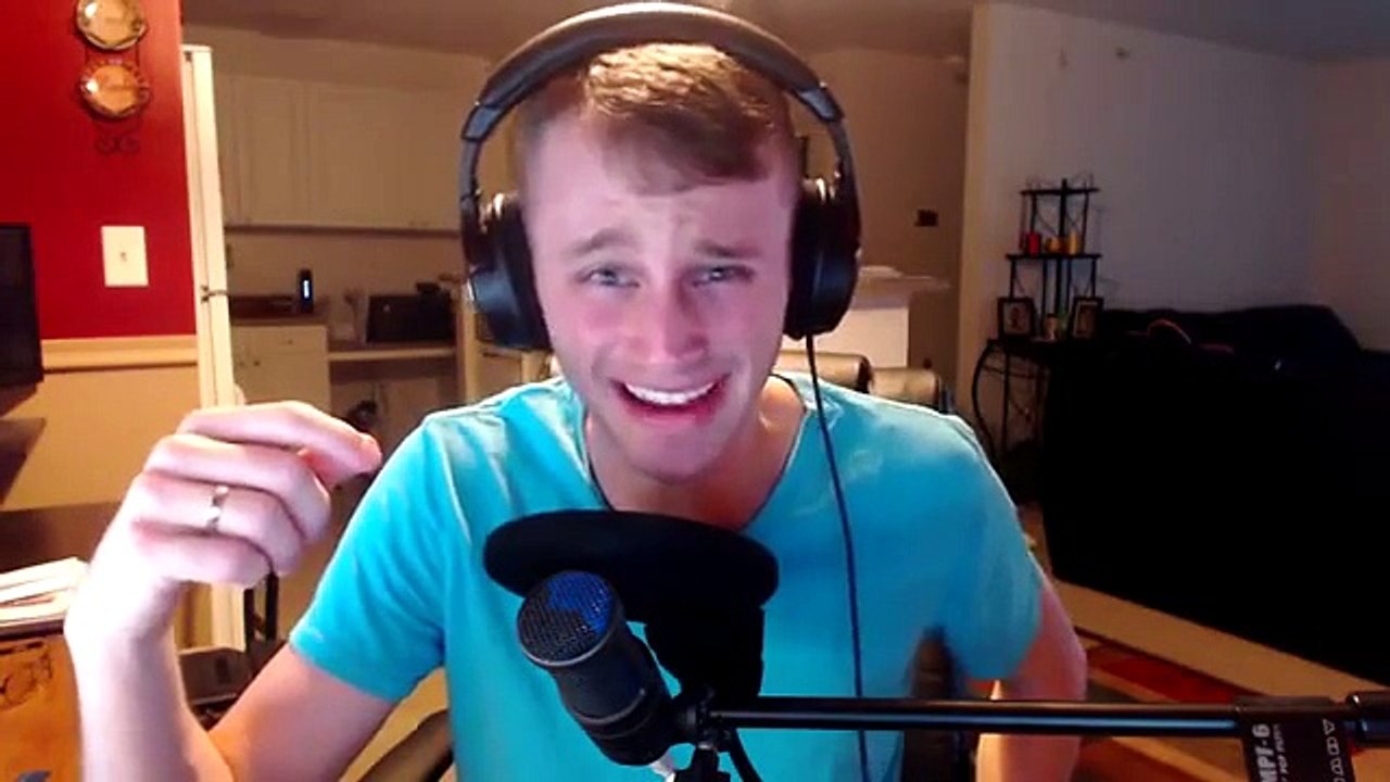 SSundee ~ Minecraft Hunger Games Catching Fire 9   MASTER OF DISGUISE