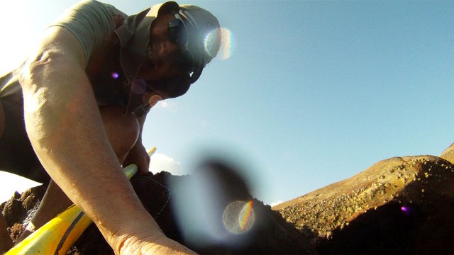 Passeio ao Ubatuba na praia da Enseada, Litoral Norte de São Paulo, Brasil, SUP, em pets reciclados
