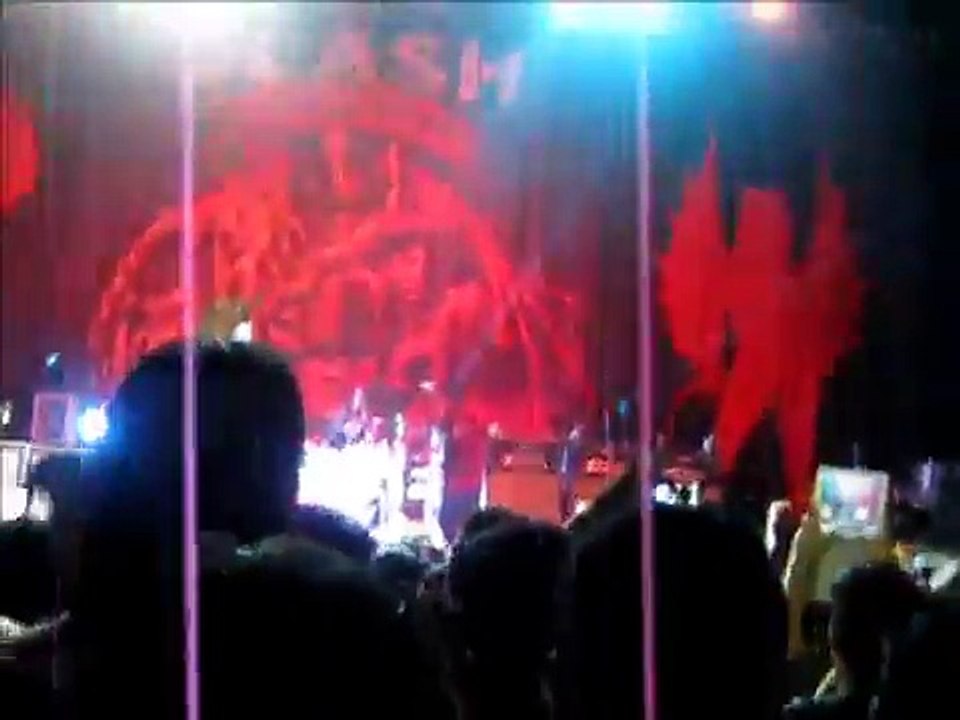 Slash - Paradise City (Live in Manila)