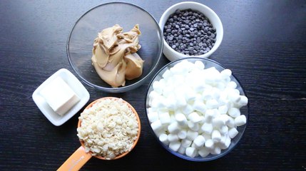 Peanut Butter and Chocolate Crispy Rice Treats // The Seven Sees