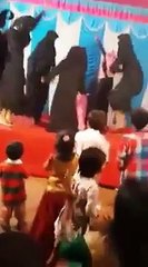 جامعہ حفضہ کی طالبات کا اپنی دوست کی شادی میں شرعی ڈانس