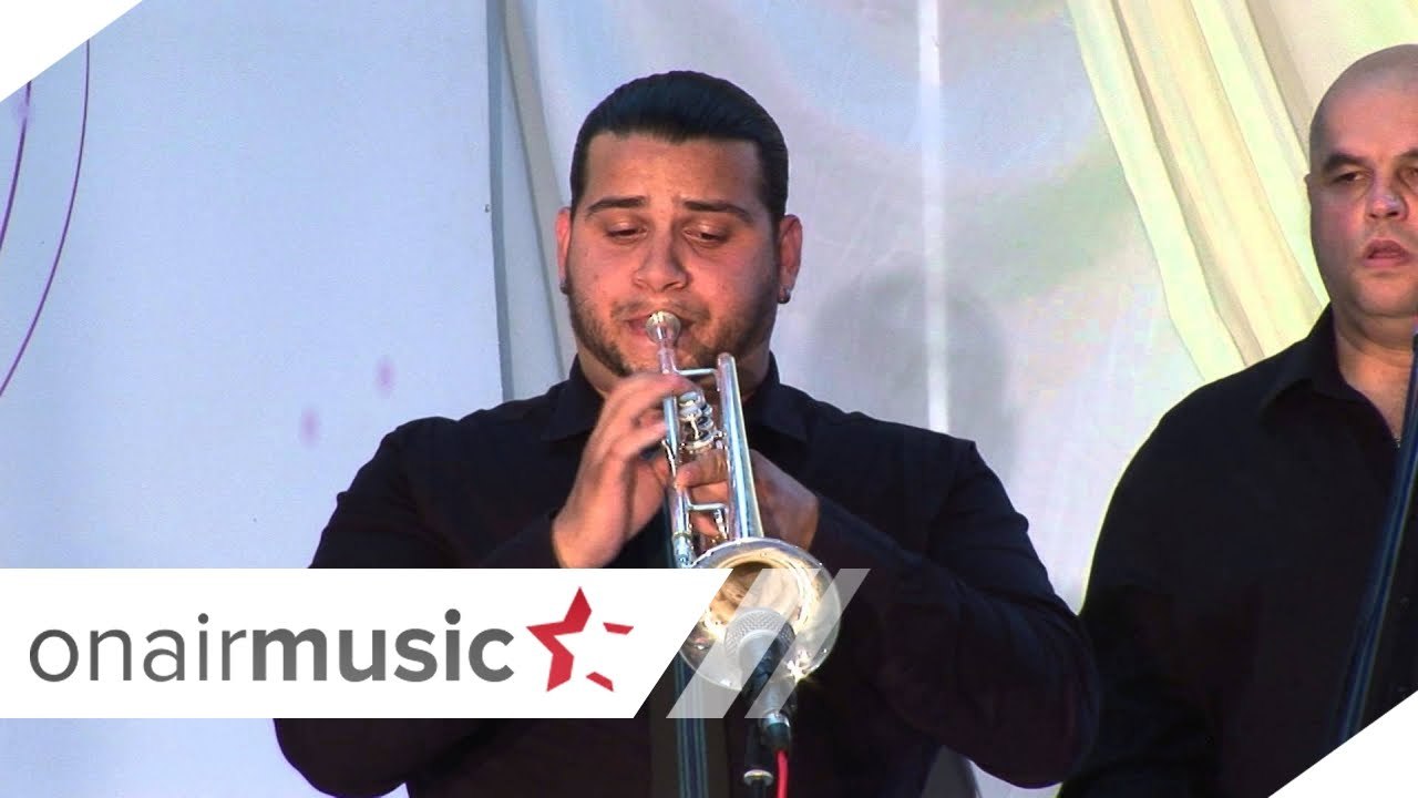 Dzumbus   Vo ZIVO   Bumbari Bend Blagica Pavlovska i Ferus Mustafov