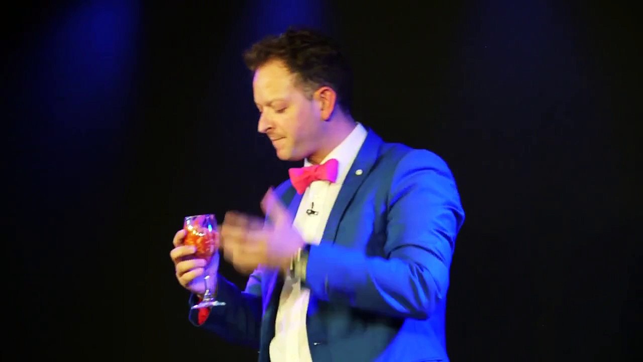 Magician proposes using alphabetti spaghetti