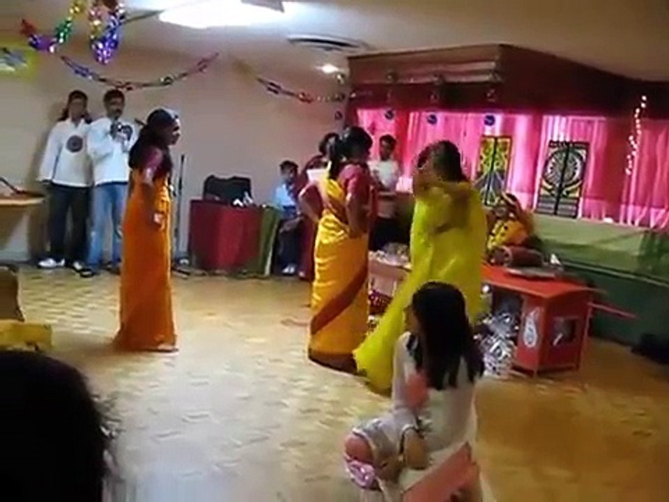 Awesome Dance On Mehndi