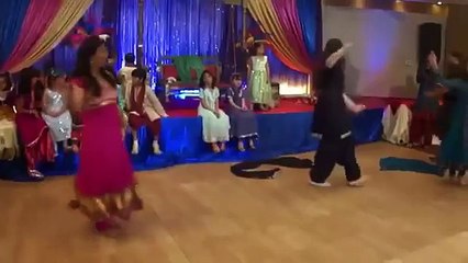 Beautiful Desi Young Girls Mehndi Night Dance