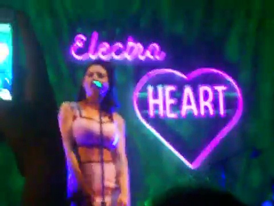 Marina and the Diamonds - "I Am Not A Robot" // Live at Ramsey Playfeild in New York May 29th 2013