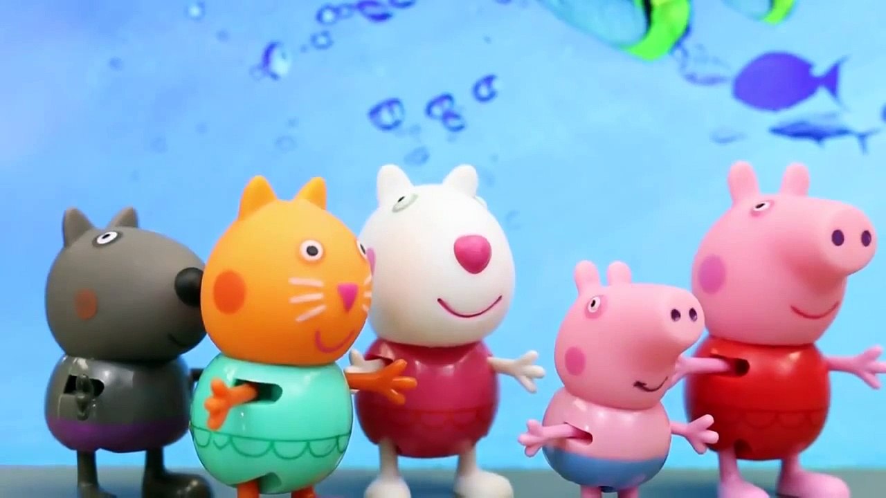 by DisneyCarToys Pig SHARK ATTACK Cat & George Holiday Vacation Candy Peppa Pig Beach by D