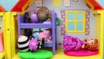 Peppa Pig and Sofia The First SLEEPOVER Slumber Party THUNDERSTORM Play Doh Muddy Puddles