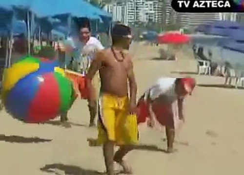 En la playa los destrampados