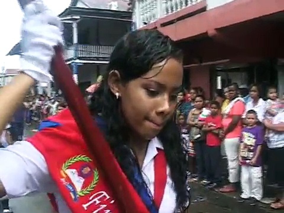 Desfile patrio en Bluefields y Mejor alumna 2014