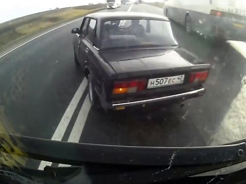 Russian Car Crashes!Водитель чудом выжил после страшного ДТП