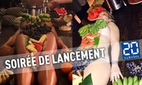 Un bar utilise des femmes presque nues comme présentoirs à fruits