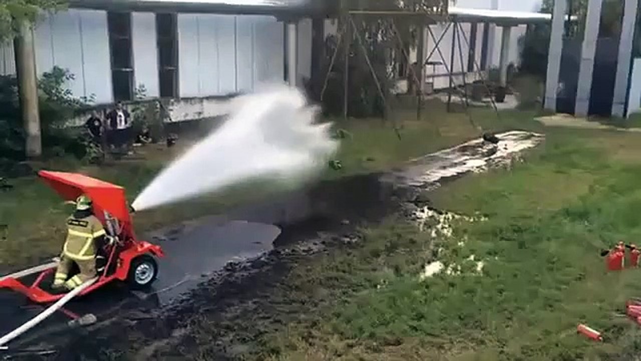 Flamethrower vs Fire Hose