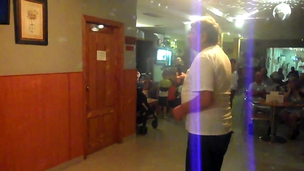 "O Sole Mio" - Karaoke Hotel Montemar - Benidorm's Got Talent
