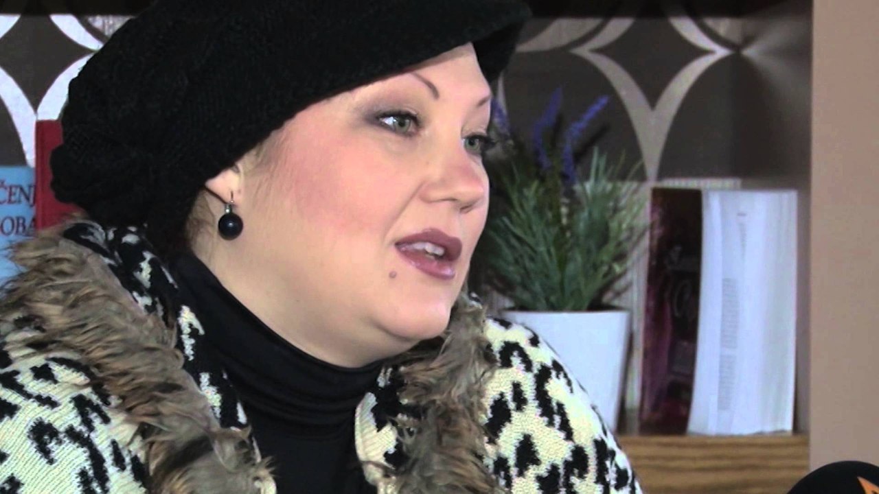 Denes vo Backstage - otvoreno intervju so folk pejackata Lence Dedejska!