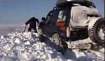 Toyota LC Extreme 4x4 Action in Deep Siberian Snow