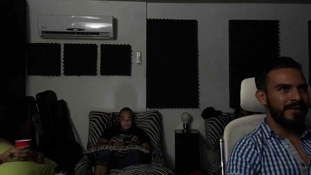 Mi Stereo  Studio Session
