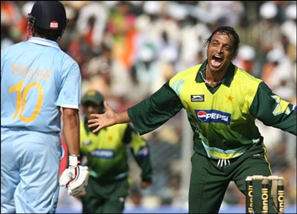 {NEW} Shoaib Akhtar Killer Bowling Against India | HD