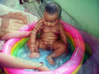 5 Month Baby Bath on Bath tub
