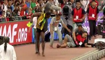 Mondiaux d'athlétisme : le caméraman chinois qui a fauché Bolt s'excuse en lui offrant un bracelet porte-bonheur