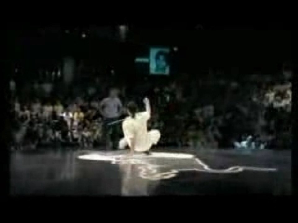 Lilou vs Ronnie Red Bull BC One 2005
